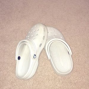 White croc size 4-5 xs